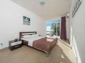 Berg Apartments