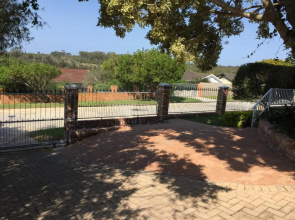 Glenelg Road Guesthouse