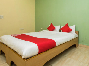 OYO 13496 Hotel Royal park