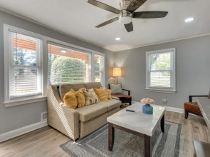 5 Mi to Dtwn Atl! Cutest Cottage in Venetian Hills