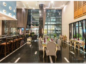 Sea Me Spring Too Hotel