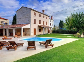 Villa Moncalvo 356