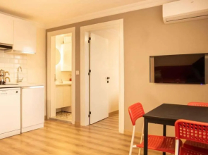 Colorful and Central Flat Near Kulturpark Izmir