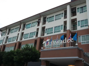 Tarawadee Sriracha Apartment