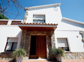Vila Burriac ,Sunny, Spacious , Private Pool