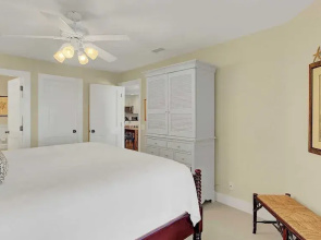 417 Seascape by Avantstay Beachfront Condo w/ Communal Pool Access