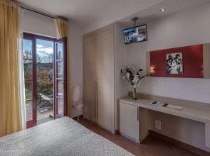 Hotel Casolare Le Terre Rosse