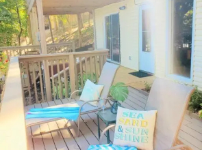 The Anchor House - Beautiful and Spacious Vacation Retreat