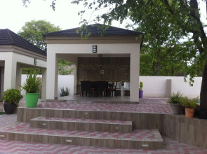 Lediba Guest lodge