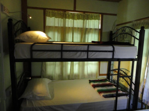 Yoe Yoe Lay Guesthouse