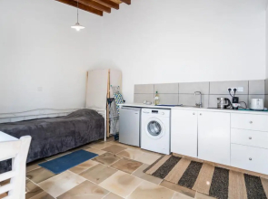 To Hani - Small Studio