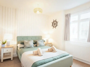 Host Stay Coombe Cottage
