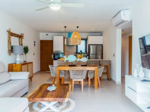 Luxury 2 bed Condo With Picuzzi in the Terrace Simply Amazing