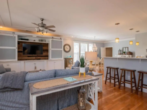 The Sassy Seahorse by Oak Island Accommodations