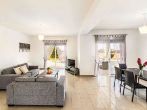 Villa Orange Tree