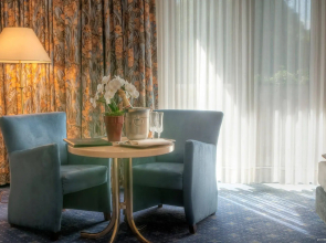 Hotel Ambassador Bosten