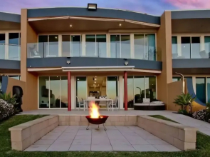 Oceanfront Oasis in Tennyson