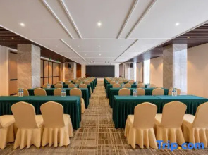 Fansenna at Mu Lake Hotel (Baoding East Railway Station & Hebei University New Campus Branch)