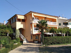 Apartments and Room Boris