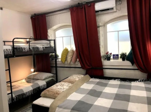 Апартаменты в центре на ул. Пологой, 17