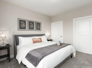 Downtown Luxury - Top Floor 2BR at Topiary Park