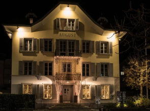 August Restaurant Hotel