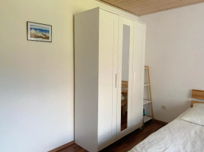 privates Zimmer in Unterkunft mit Glatttal Blick in Wasserschloss Nähe