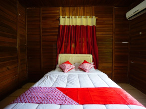 OYO 1254 Golden Lake Resort