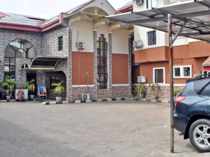Owee Suites