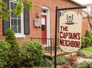 Captain Wohlt Inn Bed & Breakfast