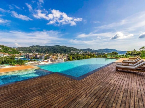 Q Residence