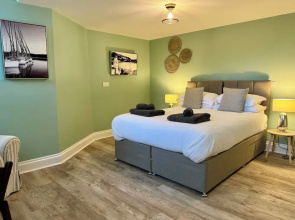 Holyland House - Greenacres Estates