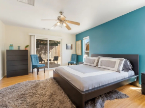 Colorful Cactus - Hot Tub, Bbq And Fire Pit! 4 Bedroom Home by RedAwning