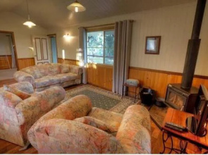 Accommodation Creek Cottages & Sundown View Suites