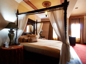 Tayfin Royale Hotel & Restaurant