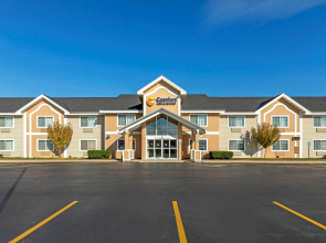 Comfort Inn & Suites Jackson - West Bend