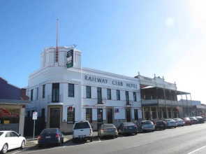New Crossing Place Motel