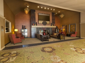 DoubleTree by Hilton Washington Meadow Lands Casino Area