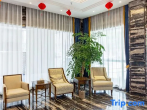 Maison Realm Hotel