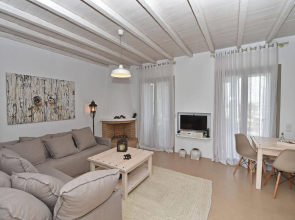 White Tinos Luxury Suites