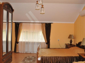 Lotos Hotel
