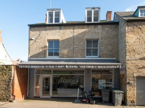 Licatas Apartment Cotswolds Sleeps 6