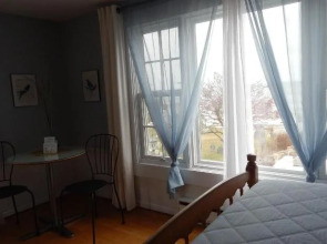 Eagle House Beachside Motel