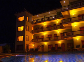 Two Moons Hotel - Hostel