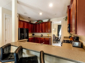 Stunning 7 bed home w/ south facing, private pool, spa & cinema room - Near Disney - 468