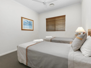Beautiful North Facing River Views at Noosaville - Unit 4 Riverside 235 Gympie Tce