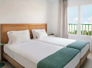 Nazaret Apartamentos Cmp