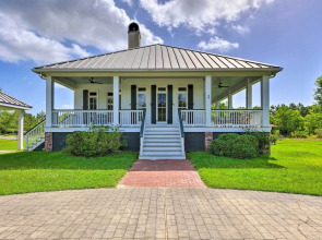 Bright Waveland Home - Walk to Beach Access!
