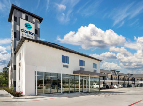 Clarion Pointe Spring - Houston North