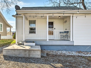 Historic Staunton Home ~ 1 Mi to Downtown!